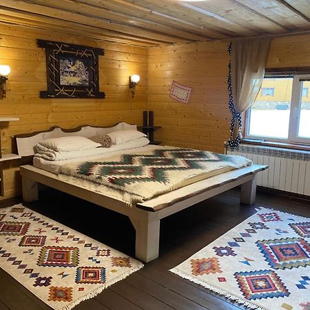 Сімейний Номер 1 Садиба У Ані Synevyrsʼka Polyana 外观 照片